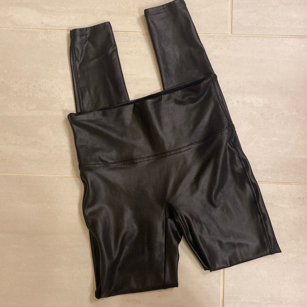 Spanx black faux leather leggings size medium